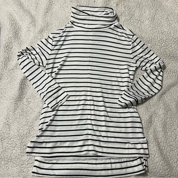A new days womens sz s striped cowl neck sweater Pullover Top Black/white - Picture 2 of 6